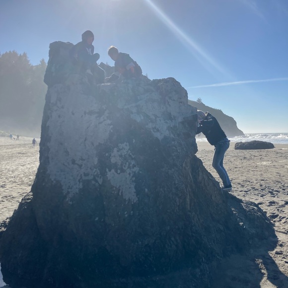 Meet your Posher, Kelly - Picture 2 of 2